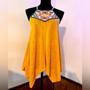 Rewind brand embroidered mustard yellow BOHO tank top. Women’s medium. EUC